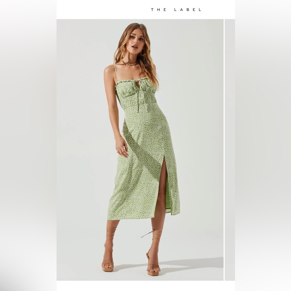 ASTR The Label Avalee Disty Floral Midi Dress NWT